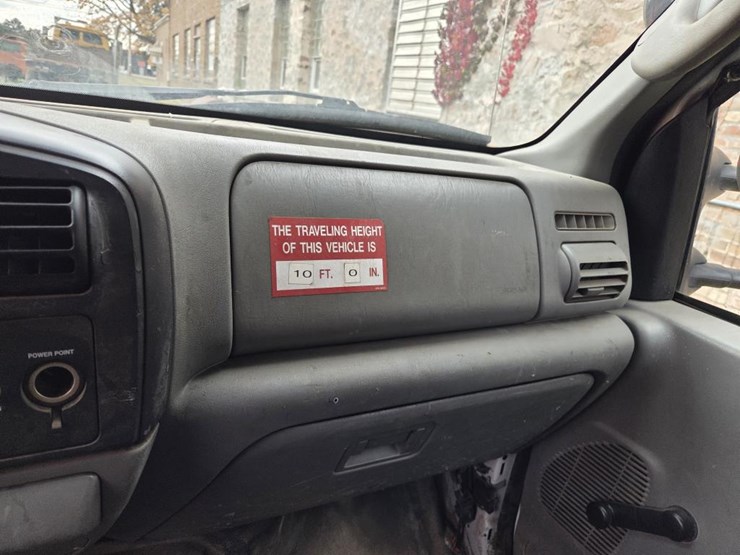 2005-ford-f550-xl-image-60