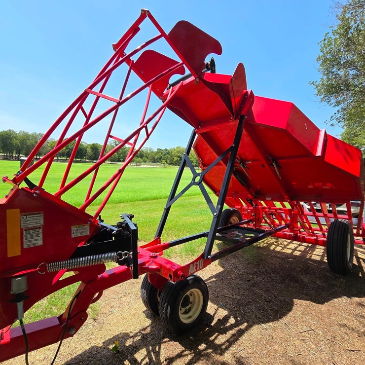 Kuhns AE10 Small Square Bale Accumulator - 10-Bale Efficient Handling System