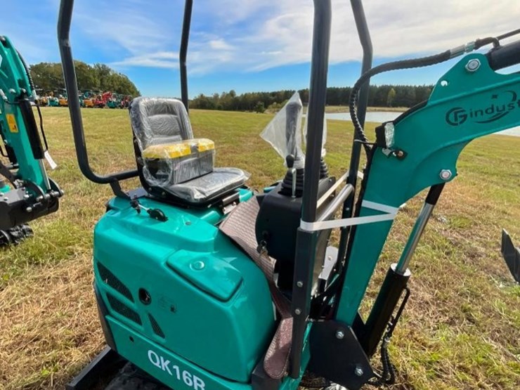 unused-cfg-qk16r-mini-excavator-(rato-15hp-bkt-image-5