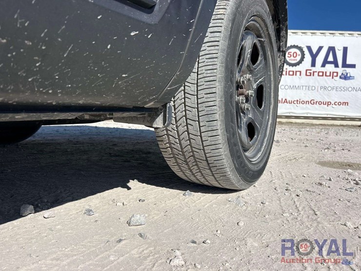 2016-ford-explorer-image-24