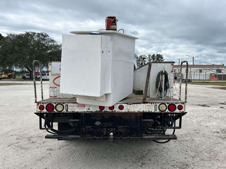 2006-ford-f650-image-36