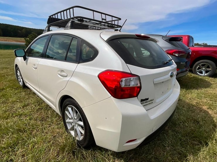 2014-subaru-impreza-(awd,-at,-2.0l,-miles-image-6