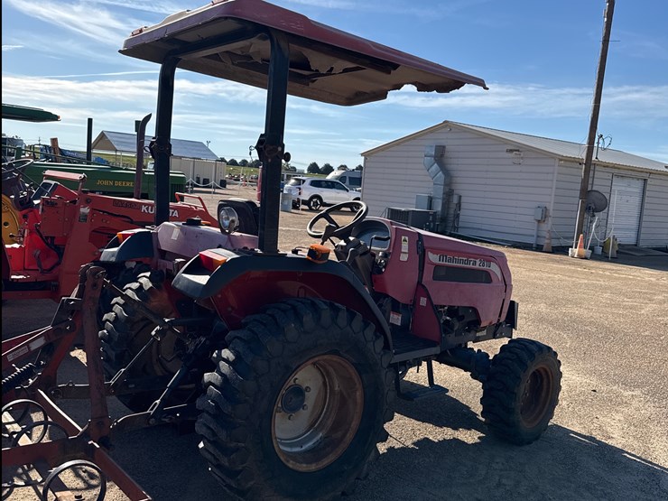 mahindra-2810-image-7