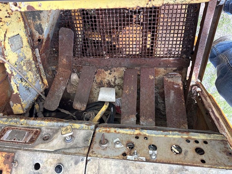 grove-4x4-rough-terrain-hydraulic-crane-image-7