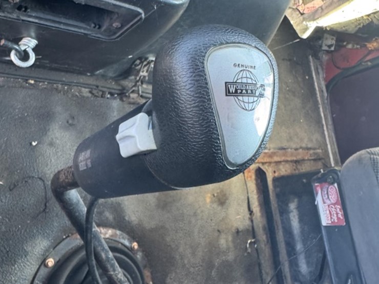 #4617-•-1995-volvo-sleeper-truck-image-12