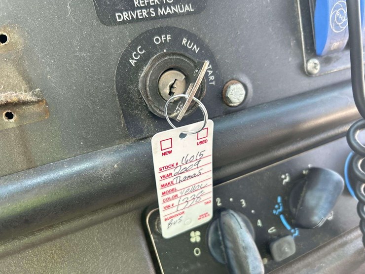 2009-freightliner-b2-image-25