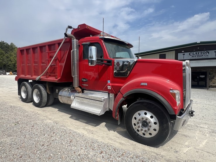 2022-kenworth-w990-image-7