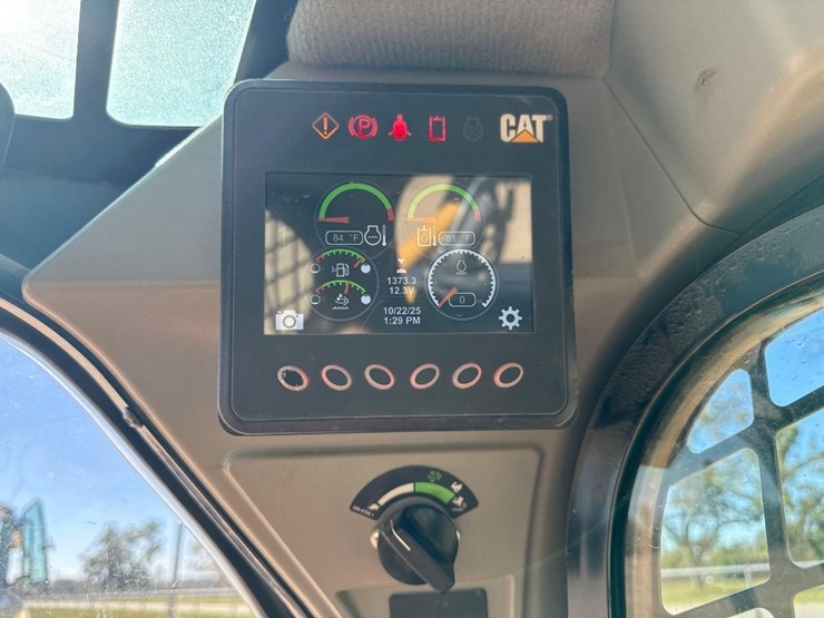 2022-caterpillar-299d3-image-29