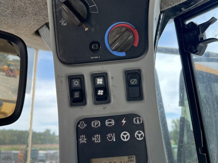 2004-caterpillar-962g-image-14