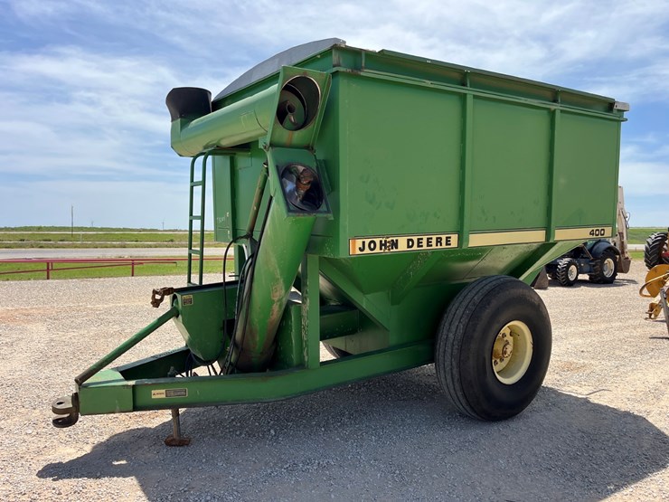 john-deere-400-image-1