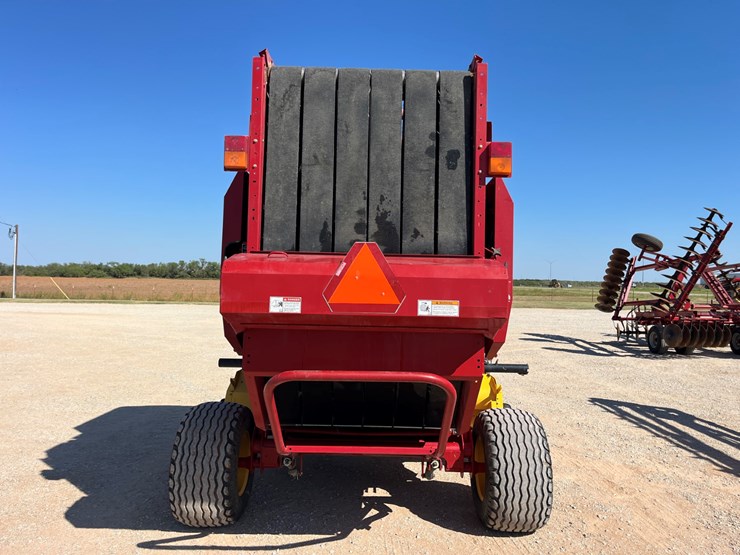 2013-new-holland-br7070-image-13