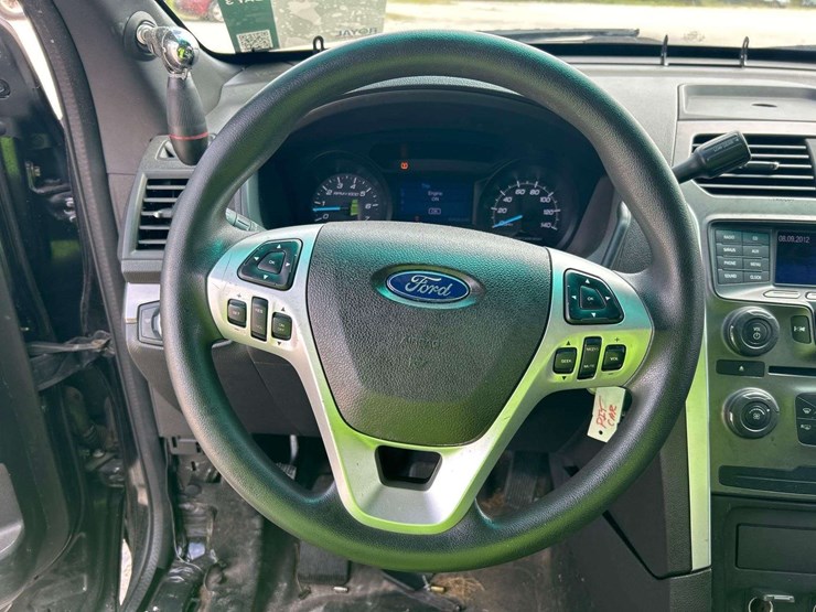 2013-ford-explorer-image-13