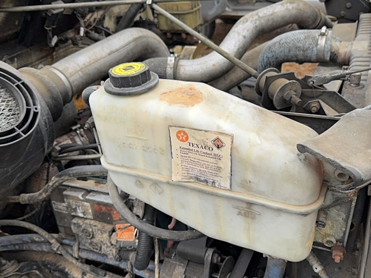 2001-international-4700-image-5