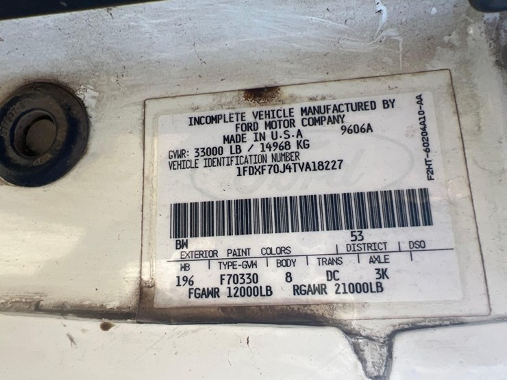 1996-ford-f-series-flatbed-truck-image-29