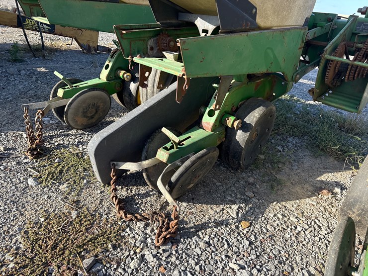 john-deere-7300-image-8