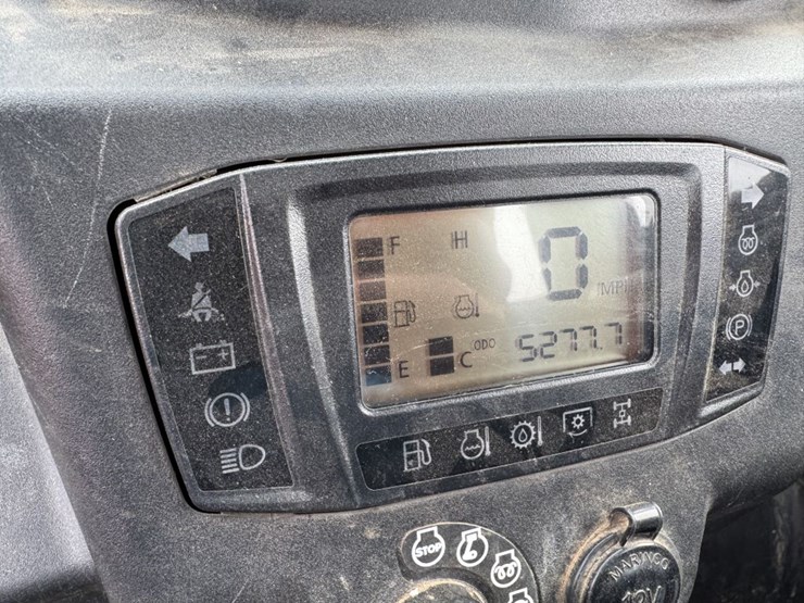 2023-kubota-rtv-x1100c-image-10