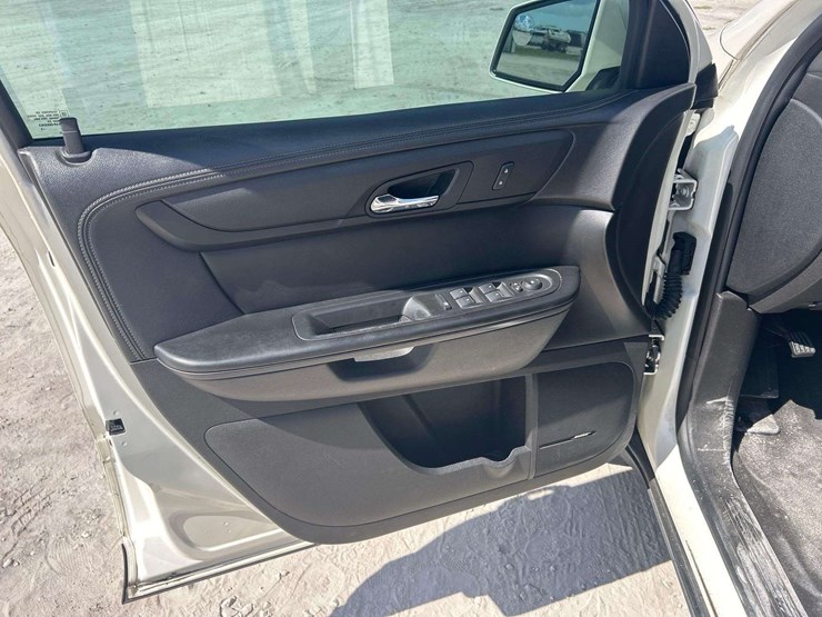 2014-chevrolet-traverse-image-13