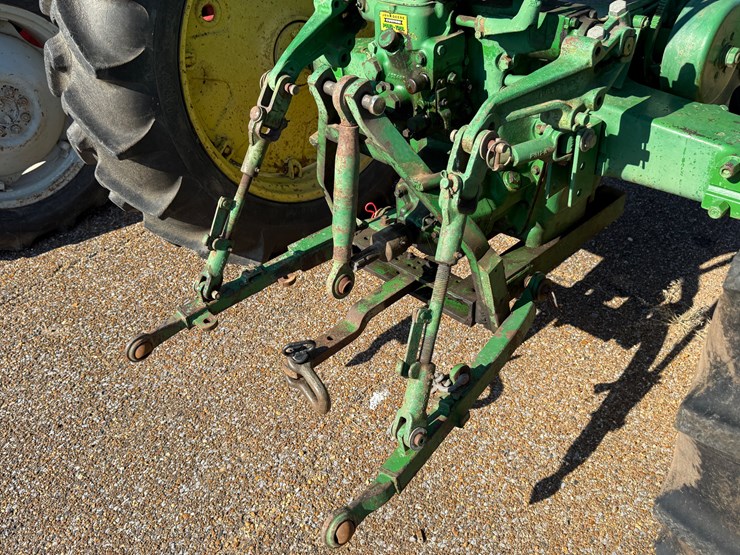 john-deere-70-image-11