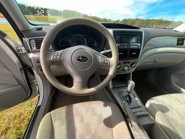 2010-subaru-forester-image-16