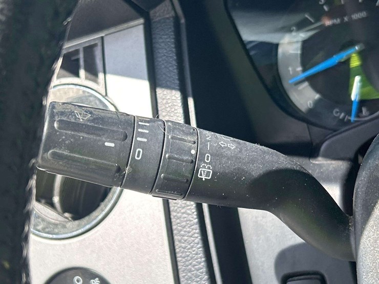 2016-ford-expedition-xlt-image-16