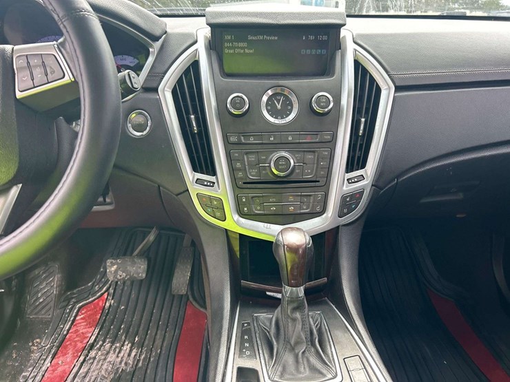 2012-cadillac-srx-image-14