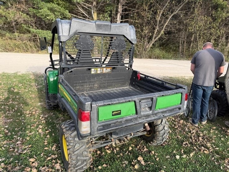 2014-john-deere-gator-image-11