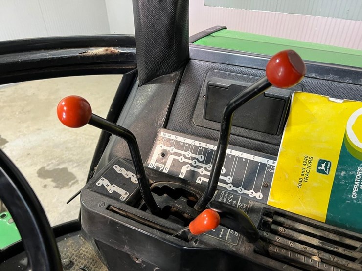 john-deere-4240-image-24