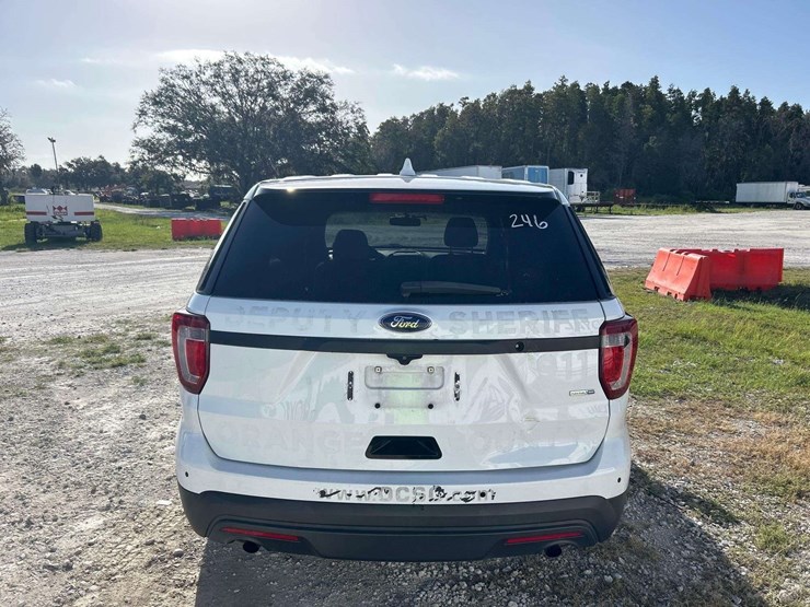 2016-ford-explorer-image-20