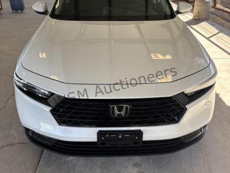 2023-honda-accord-lx-sdn-image-3