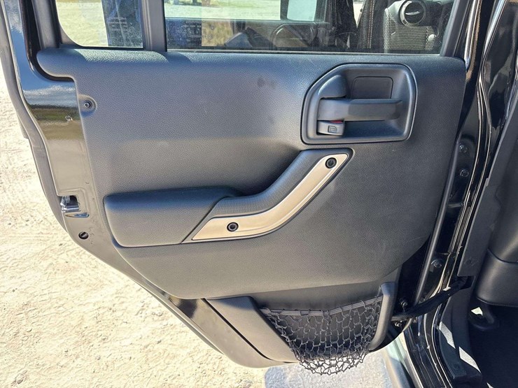 2016-jeep-wrangler-image-21