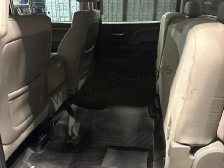 2015-chevrolet-silverado-2500hd-image-26