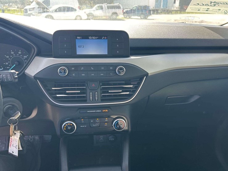 2022-ford-escape-image-15