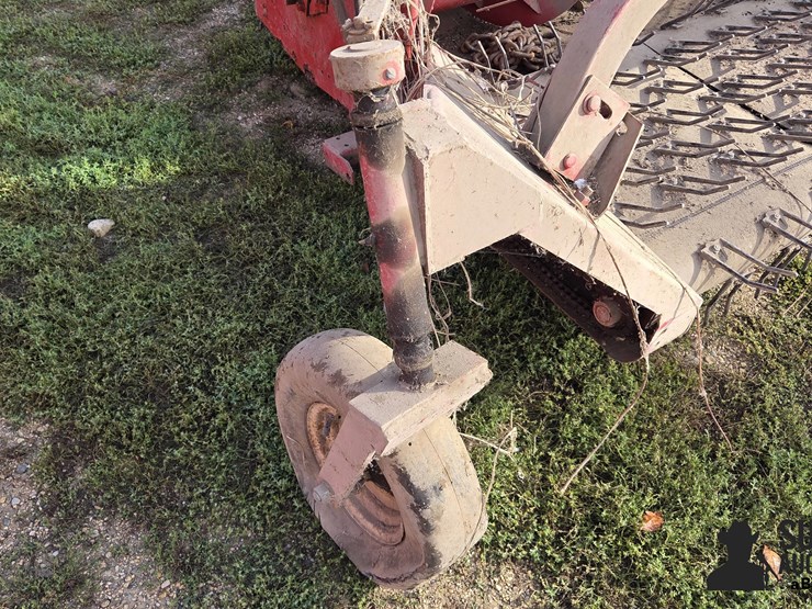 international-810-image-18