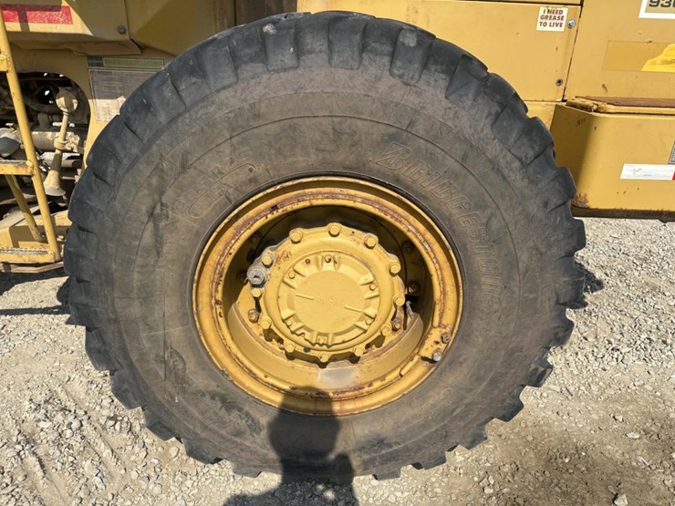 caterpillar-936-image-46