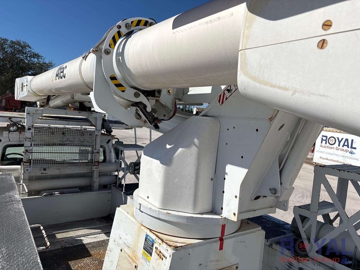 2016-freightliner-m2-106-4x4-altec-bucket-truck-image-7