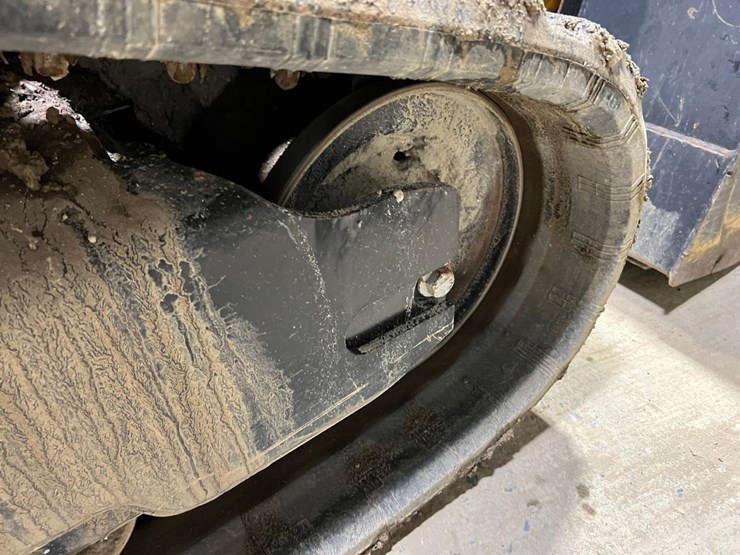 2018-deere-317g-image-20