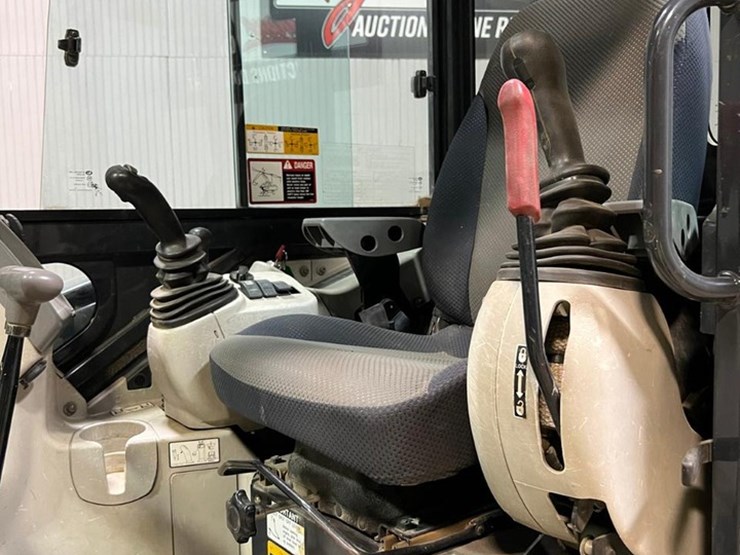 2015-deere-35g-image-26