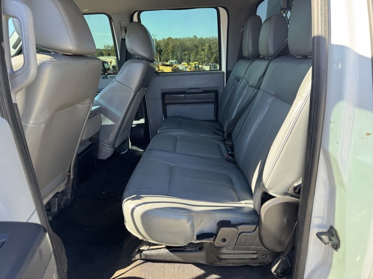 2012-ford-f550-image-11