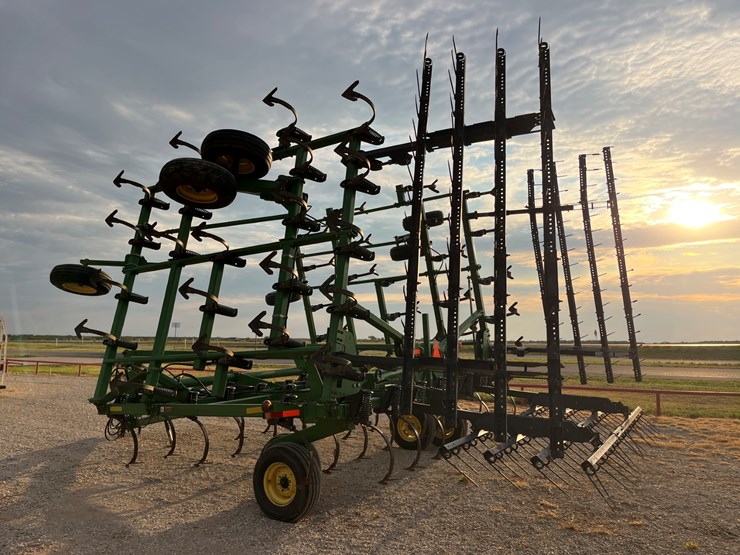 john-deere-2210-image-16