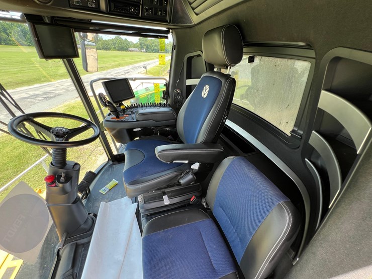 2023-new-holland-cr10.90-image-79