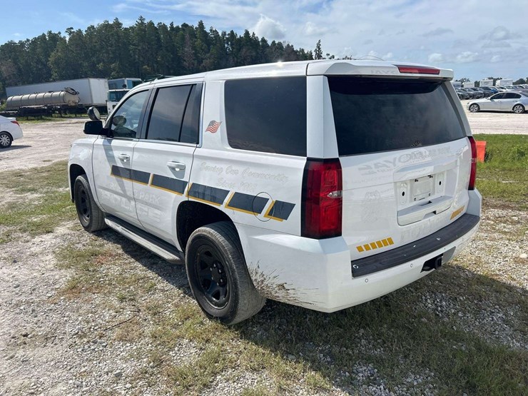 2016-chevrolet-tahoe-image-4