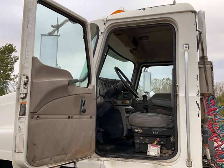 2004-mack-chn613-image-22
