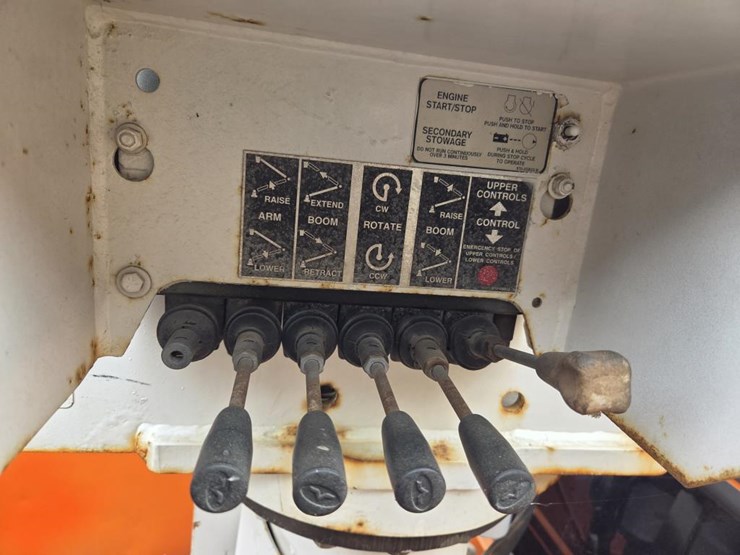 2005-ford-f550-xl-image-39