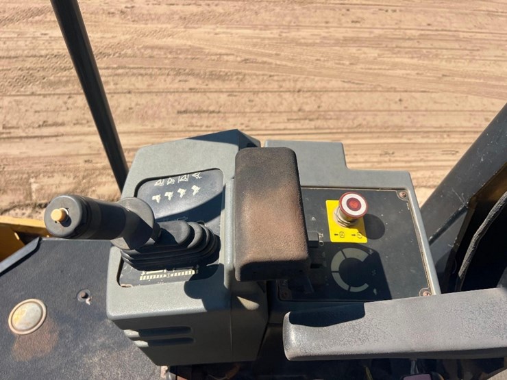 caterpillar-cp44-image-24