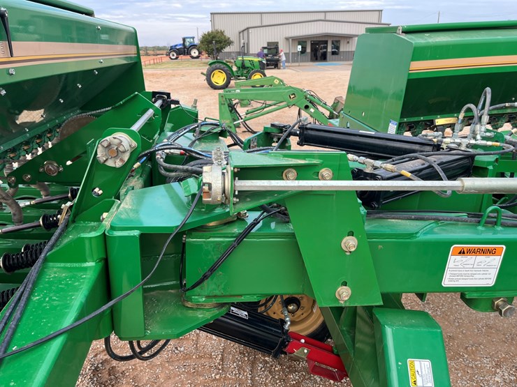 2018-great-plains-3s3000hd-image-14