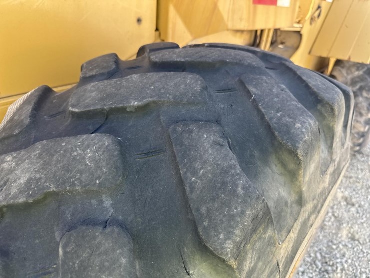 caterpillar-936-image-49