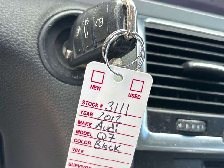 2012-audi-q7-premium-plus-awd-suv-image-32