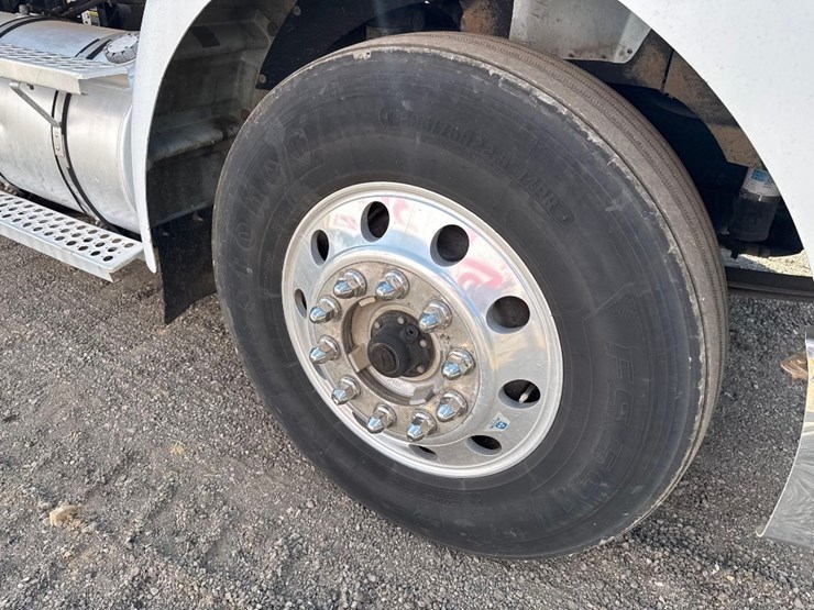 kenworth-rollback-tow-truck-image-12