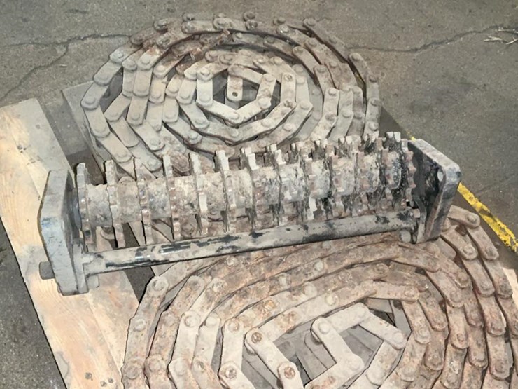 #174-•-log-deck-chains-and-roller-image-5