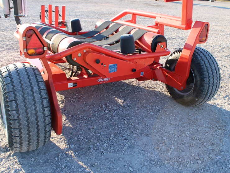 #2097-•-#2097--kuhn-rw1610-single-bale-wrapper-with-twin-wrapper,-monitor,-great-shape-with-low-use!-image-20
